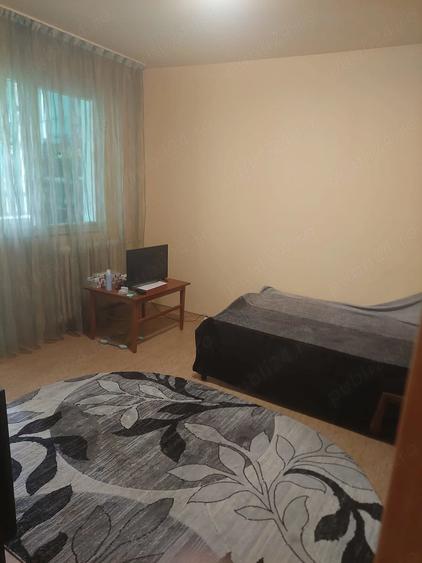 Apartament cu 3 camere decomandat în Politehnica