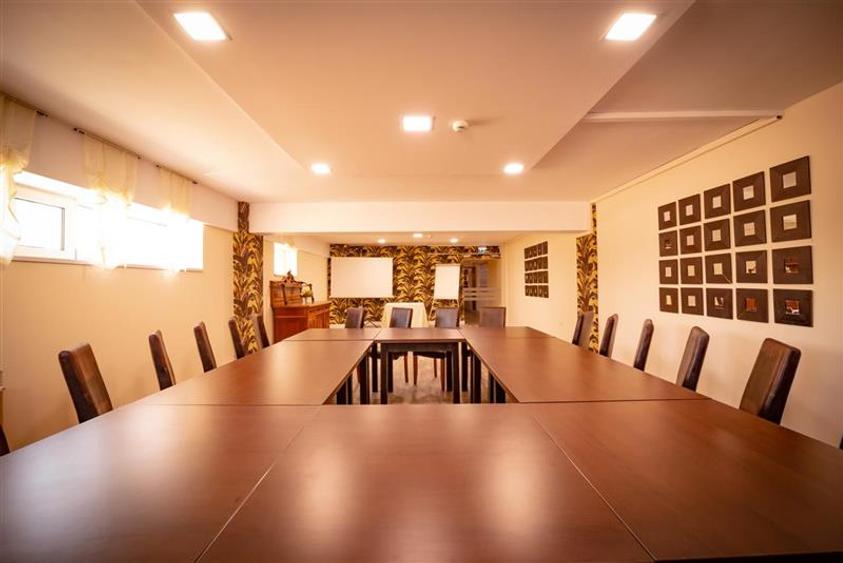 Hotel/Pensiune, de 4,484 mp, în Șagului