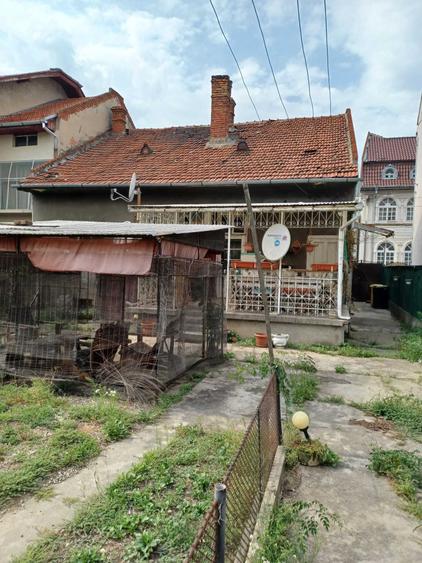 Casă cu 3 camere în Central