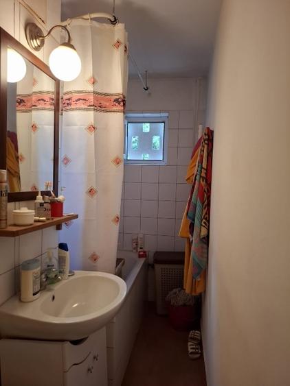 Apartament cu 3 camere decomandat în Torontalului