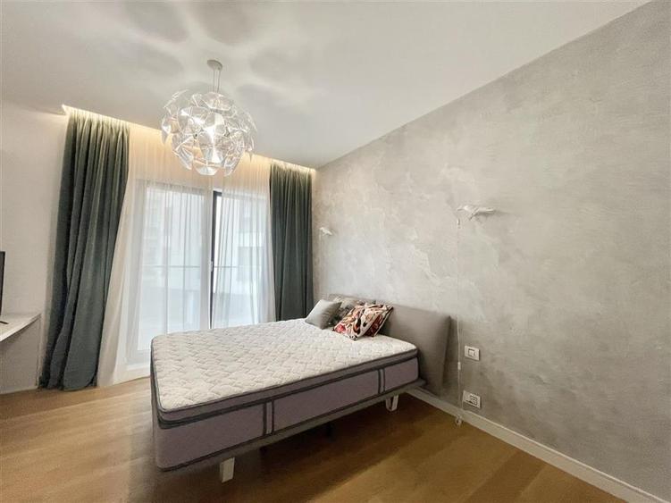Apartament cu 4 camere decomandat, mobilat în Herăstrău