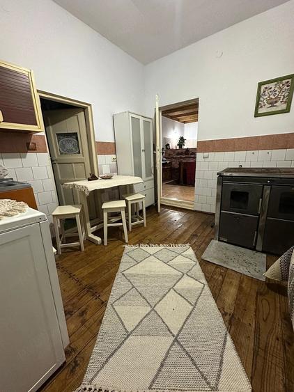 Casă cu 4 camere cu Teren 2500 Mp în Slătioara