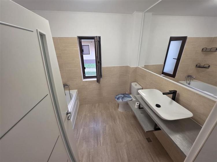 Apartament cu 2 camere decomandat în Nicolina