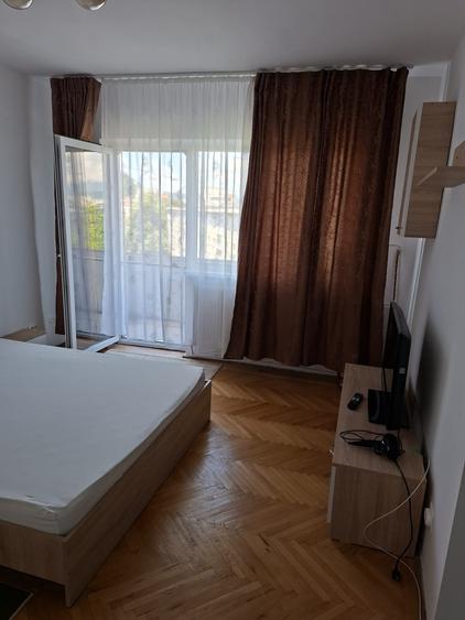 Garsonieră decomandată în Central