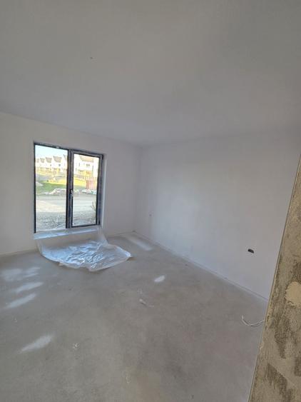 Casă cu 3 camere în Mihai Viteazu