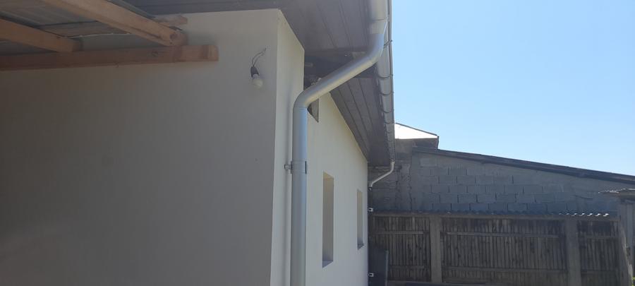 Casă individuală cu 2 camere cu Canalizare în Perșinari