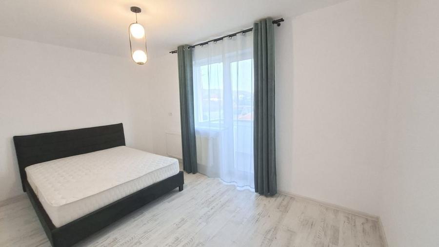 Apartament cu 3 camere decomandat în Ștefănești