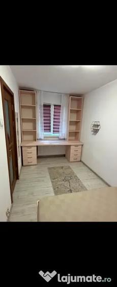 Apartament cu 2 camere semidecomandat în Craiovița Nouă