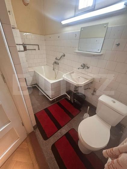 Casă individuală cu 5 camere cu Canalizare în Olimpia-Stadion
