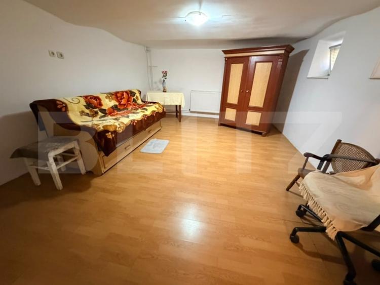 Casă individuală cu 4 camere cu Canalizare în Lupeni