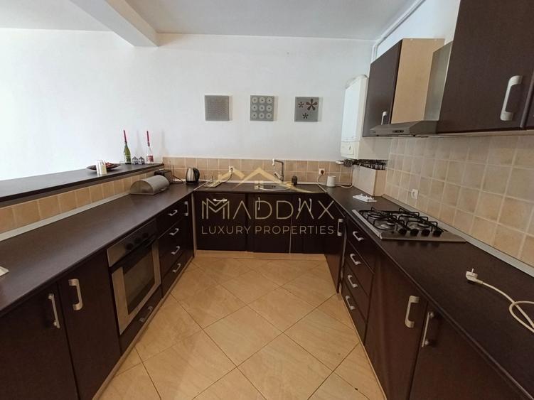 Apartament cu 2 camere decomandat, mobilat în Polonă