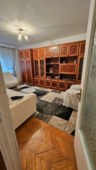 Apartament cu 2 camere decomandat în Nicolina