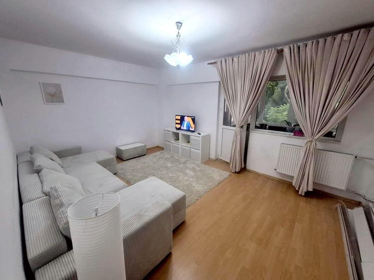 Apartament cu 2 camere decomandat în Băneasa