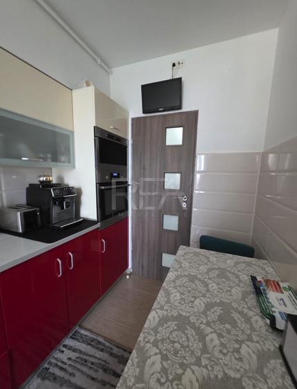 Apartament cu 2 camere semidecomandat, mobilat în 13 Septembrie