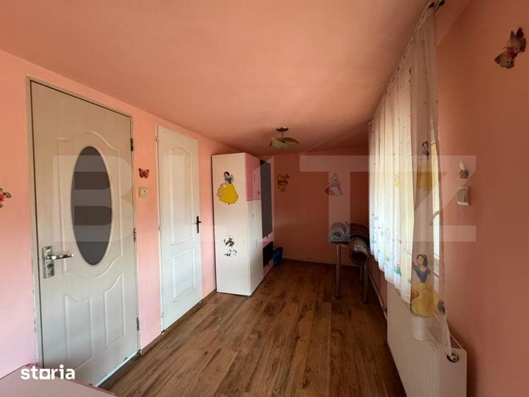 Casă cu 6 camere cu Teren 1200 Mp în Șoimuș