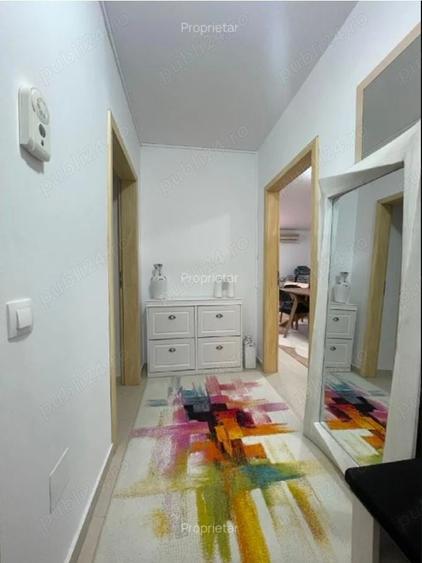 Apartament cu 3 camere decomandat în Neptun