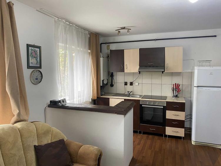 Apartament cu 2 camere semidecomandat în Mărăști