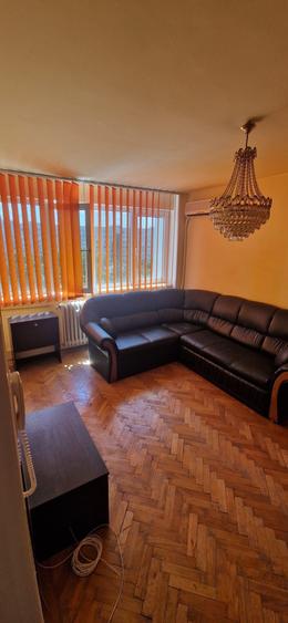 Apartament cu 2 camere semidecomandat în Pajura