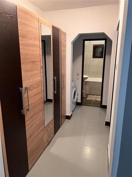 Apartament cu 3 camere decomandat, mobilat în Galata