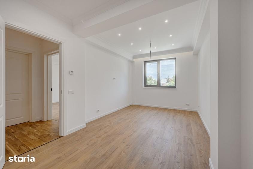 Casă cu 6 camere cu Teren 246 Mp în Centrul Civic