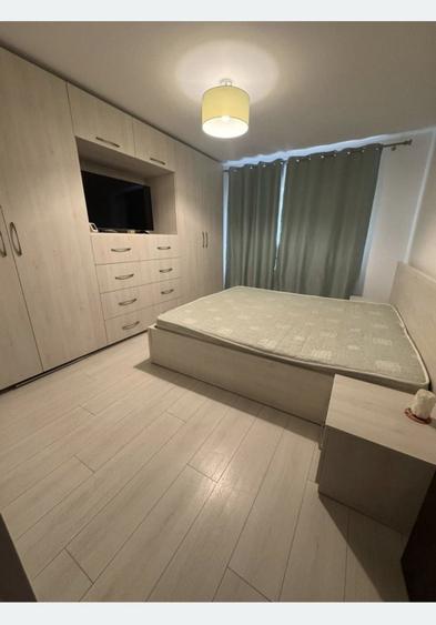 Apartament cu 3 camere decomandat în Mofleni