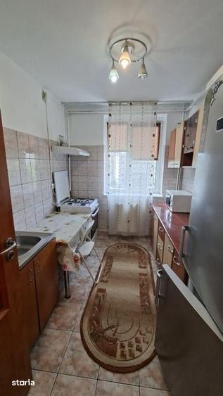 Apartament cu 2 camere semidecomandat în Craiovei