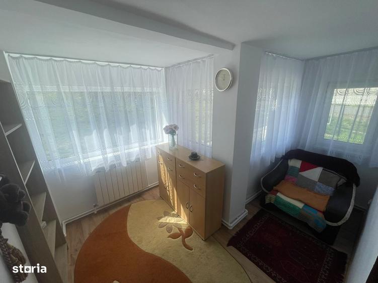 Casă cu 3 camere în Căptălan