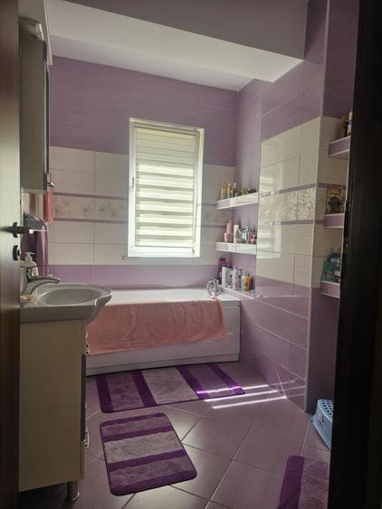 Apartament cu 2 camere decomandat în Șcheia