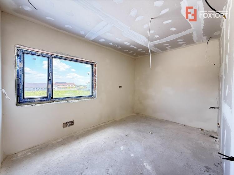Duplex cu 3 camere cu Teren 247 Mp în Săcălaz