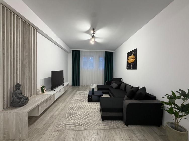 Apartament cu 2 camere decomandat, mobilat în Central