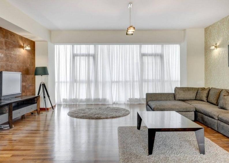 Apartament cu 4 camere, mobilat în Nordului