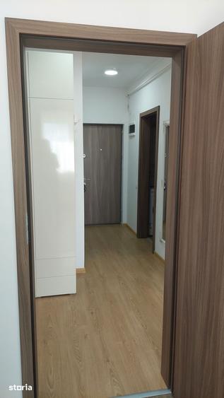 Apartament cu 2 camere decomandat în Tractorul