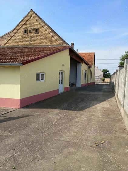 Casă cu 6 camere cu Teren 2465 Mp în Biled