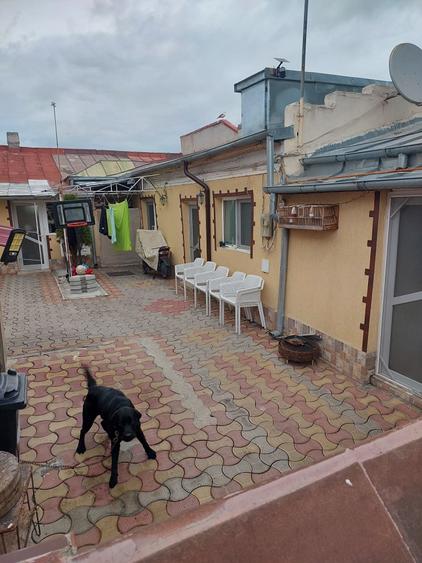Casă cu 4 camere decomandat în Central