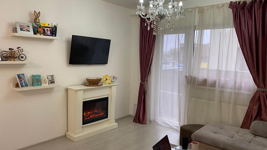 Apartament cu 3 camere semidecomandat, mobilat în Șelimbăr — fotografia 2