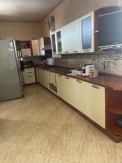 Casă cu 4 camere cu Teren 1750 Mp în Titan