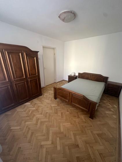 Apartament cu 3 camere decomandat în Noua