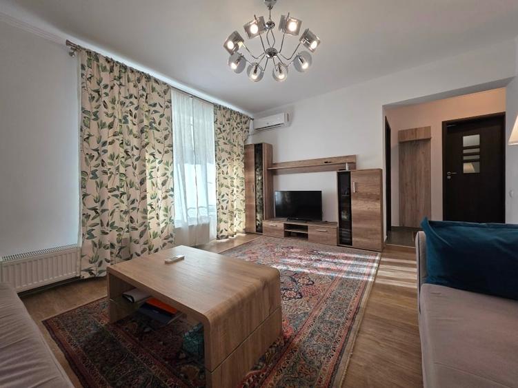 Apartament cu 2 camere decomandat, mobilat în Roșu