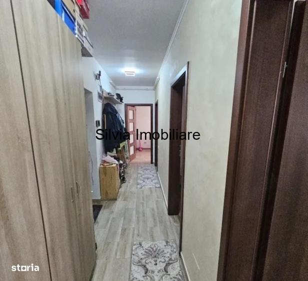 Apartament cu 3 camere decomandat în Cișmele