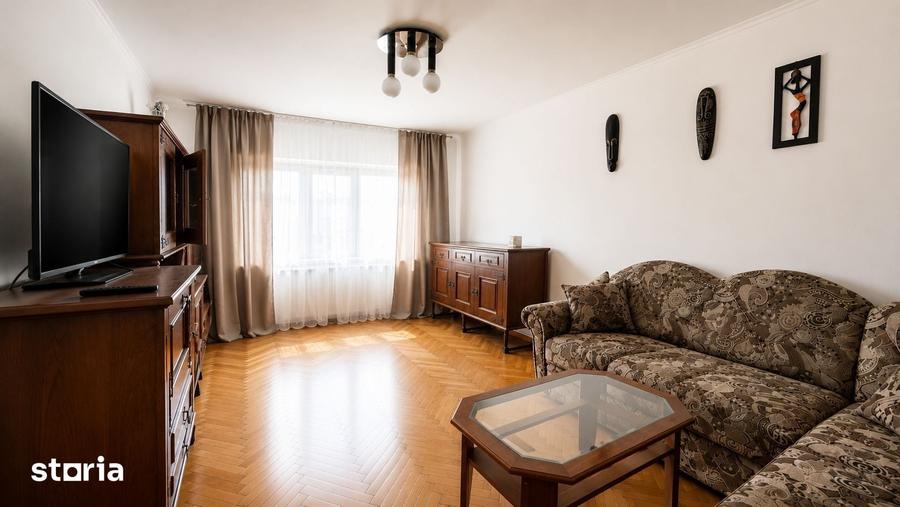 Apartament cu 3 camere decomandat în Lipovei