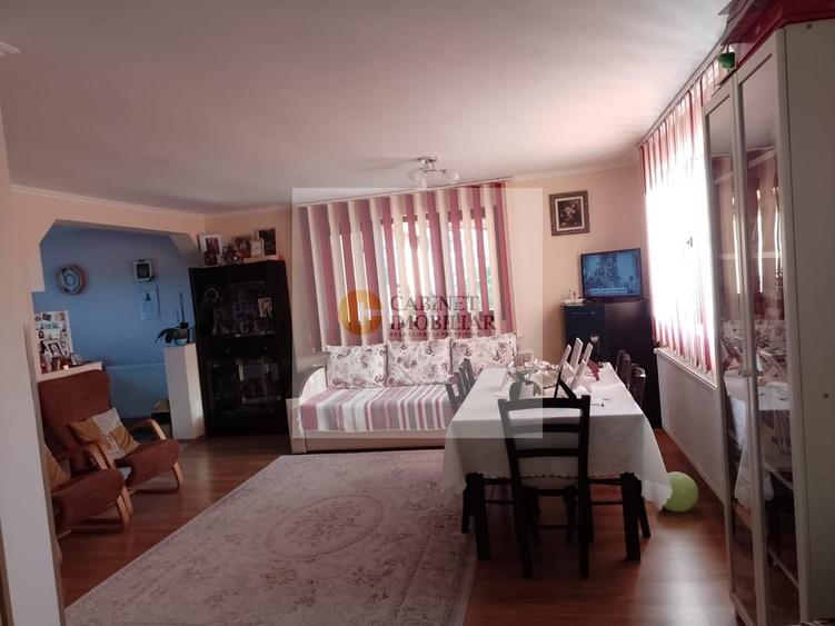 Casă cu 3 camere în Central