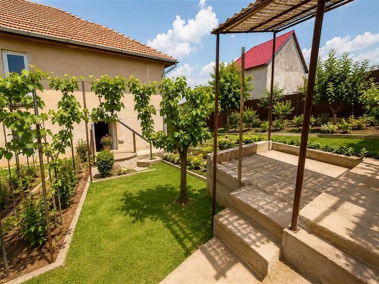 Duplex cu 4 camere cu Teren 262 Mp în Sângeorgiu de Mureș
