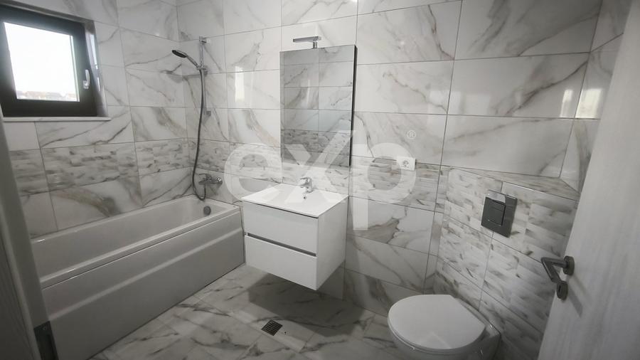 Casă individuală cu 4 camere cu Canalizare în Bradu