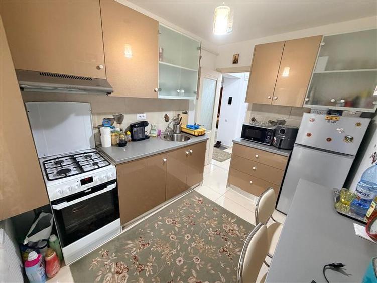 Apartament cu 2 camere decomandat, mobilat în Aeroport