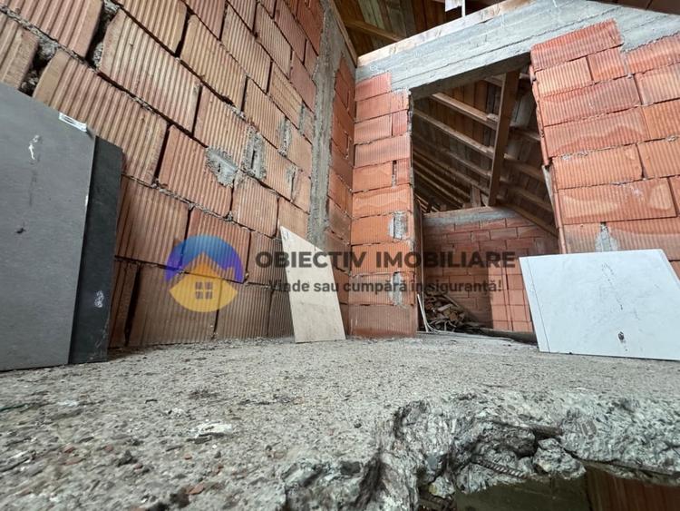 Casă cu 4 camere cu Teren 1800 Mp în Grumăzești