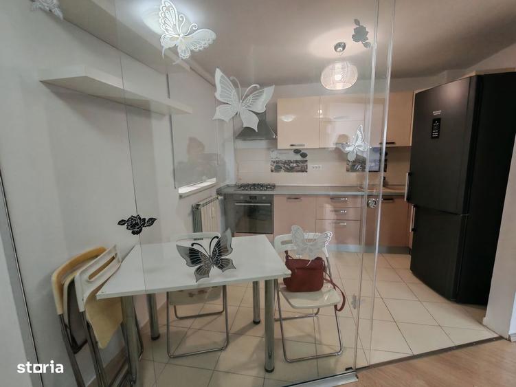 Apartament cu 4 camere decomandat în Colentina