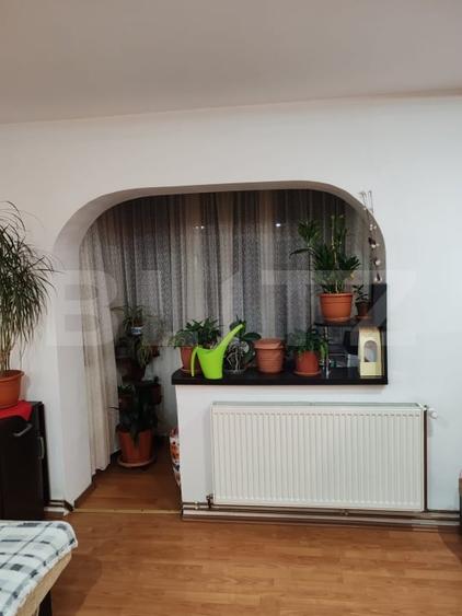 Apartament cu 3 camere semidecomandat, mobilat în Vatra Dornei