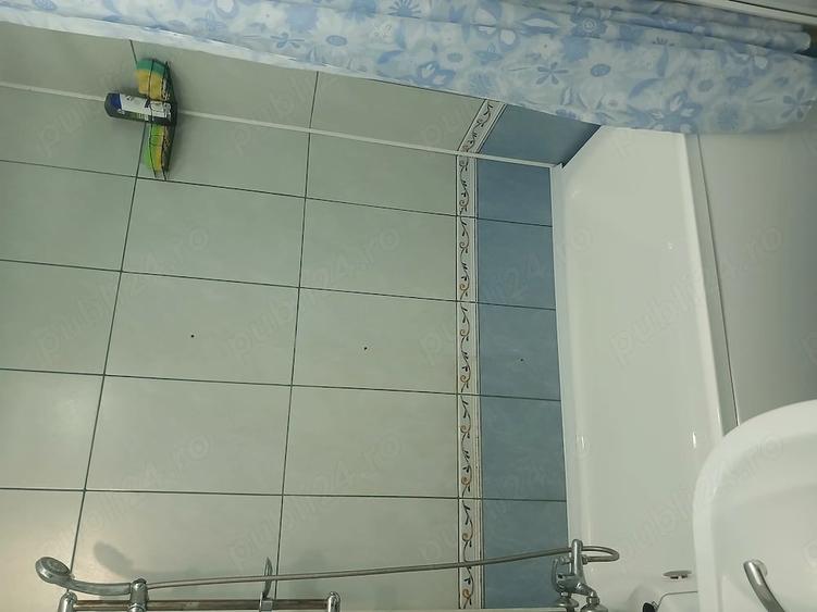 Garsonieră decomandată în Vest