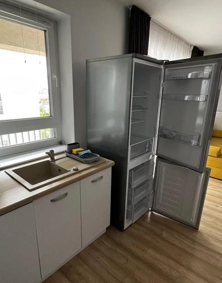 Apartament cu 2 camere decomandat, mobilat în Tractorul