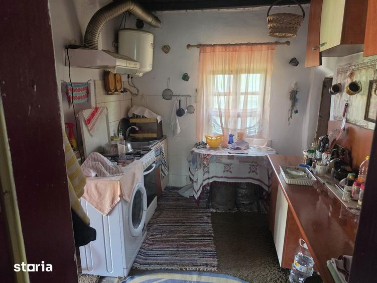 Casă cu 3 camere cu Teren 2100 Mp în Dor Mărunt